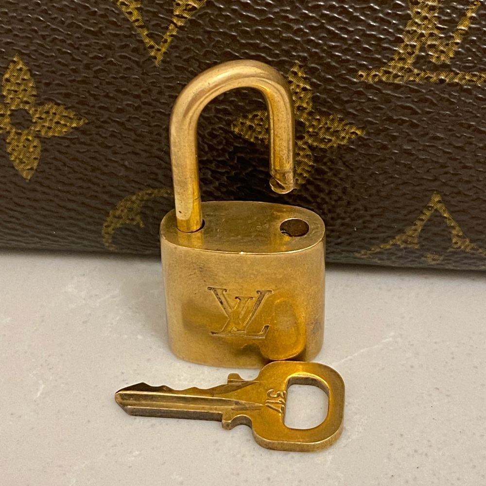 3️⃣1️⃣7️⃣ 🔐 LV Lock and Key!
